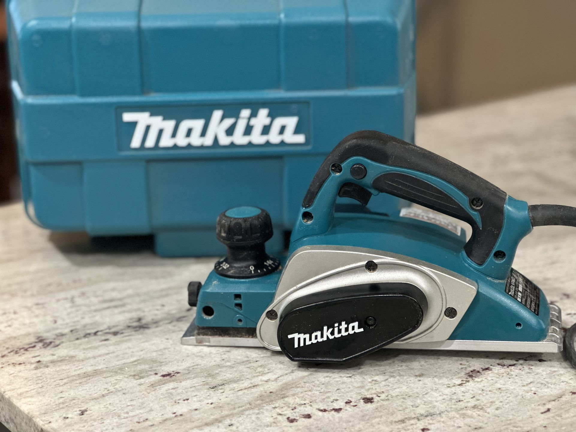 Makita 3-1/4" Planer with Case