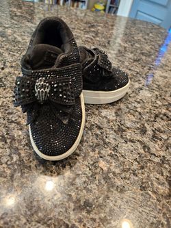 Kurt Geiger Black Rhinestone Bow sneakers size 7