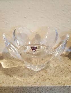 Vintage 1980's Orrefor's Swedish Crystal Petal bowl