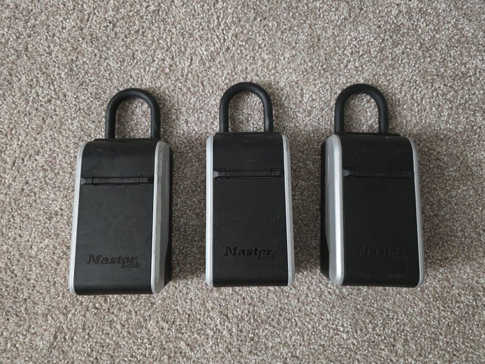 Master Lock
Large Outdoor Lock Box with Combination Dial and Removable Shackle (3-Pack)