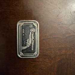Smith & Wesson Model 10 1 Ounce silver Bar