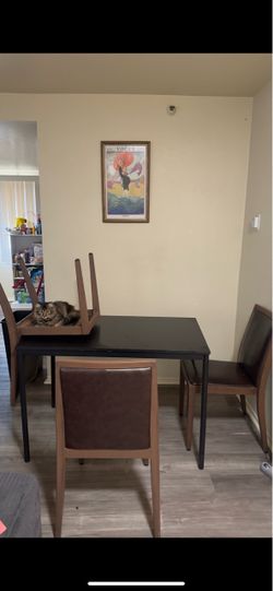 Kitchen table / dining table