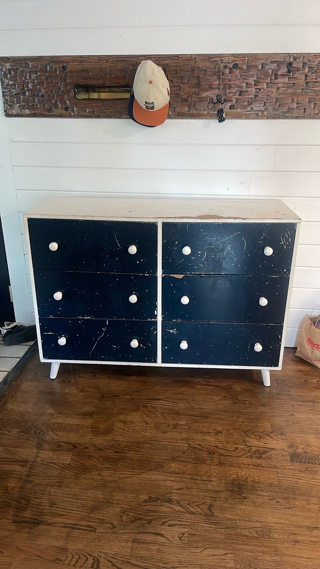 Dresser 