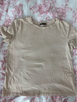 Women’s Zara crème color tee
