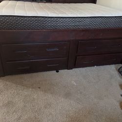 Full Size Bed And Dresser