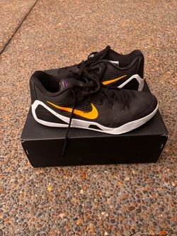 Kobe 9s used once comes with box Size 12.5