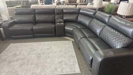 Olivia 🎉 brand new/ modern/luxury 🌼 Reclining Sectional