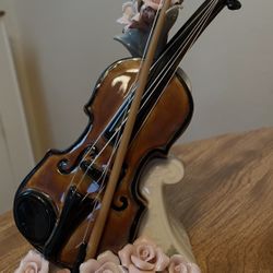 Porcelain Musical Figurine 