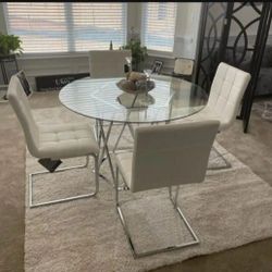White/ Table Top Glass 5 Piece Dining/Kitchen Set💥On Display 🏠Color Options ☑️Great Financing Options 👍 Fastest Delivery ✅