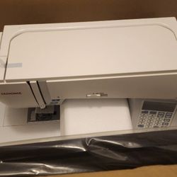 Janome Skyline Sewing Machine 