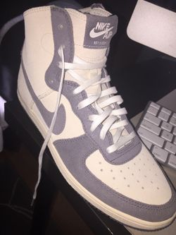 Nikes 7.5 for female