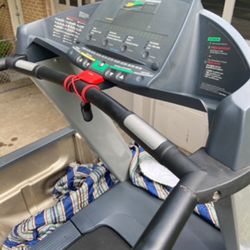 Commercial Precor Treadmill In Great Condition 