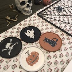 Halloween Decor And Kitchen Ware 