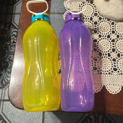 Botellas De 2 Litros Nuevas De Tupperwere A 10 Cada Una