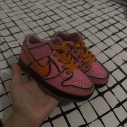 The Powerpuff Girls x Nike SB Dunk Low Blossom