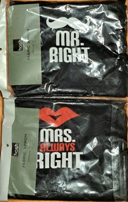 *Brand New* Mr&Mrs Right Cooking Aprons