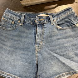 Women’s Levi Shorts