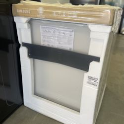 Samsung Bespoke Dishwasher In White Glass