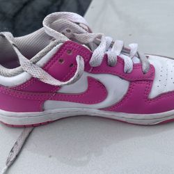 These are pink dunks there a size one or 13 in kids