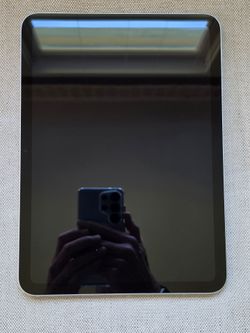 Apple iPad 10th gen, 64gb, WiFi only, silver - LIKE NEW