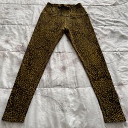 Beyond Yoga animal leopard print high waisted leggings, size S