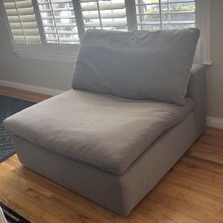 Corner lounge chair. FREE