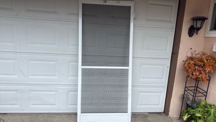 Screen door