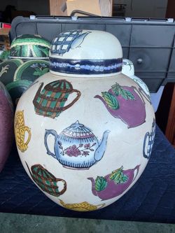 Chinese porcelain ginger jars with lid