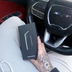 Galaxy S25 Ultra UNLOCKED & SEALED BRAND NEW 256GB