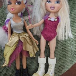 Bratz dolls from the 90s, originals, but in different clothes.