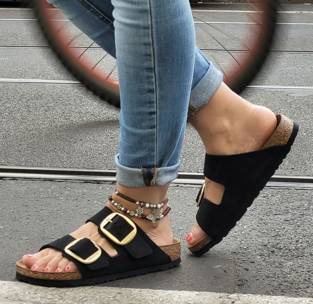 BIRKENSTOCK Arizona Big Buckle Sandals