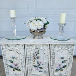 Beautiful Vintage Sideboard/Buffet.