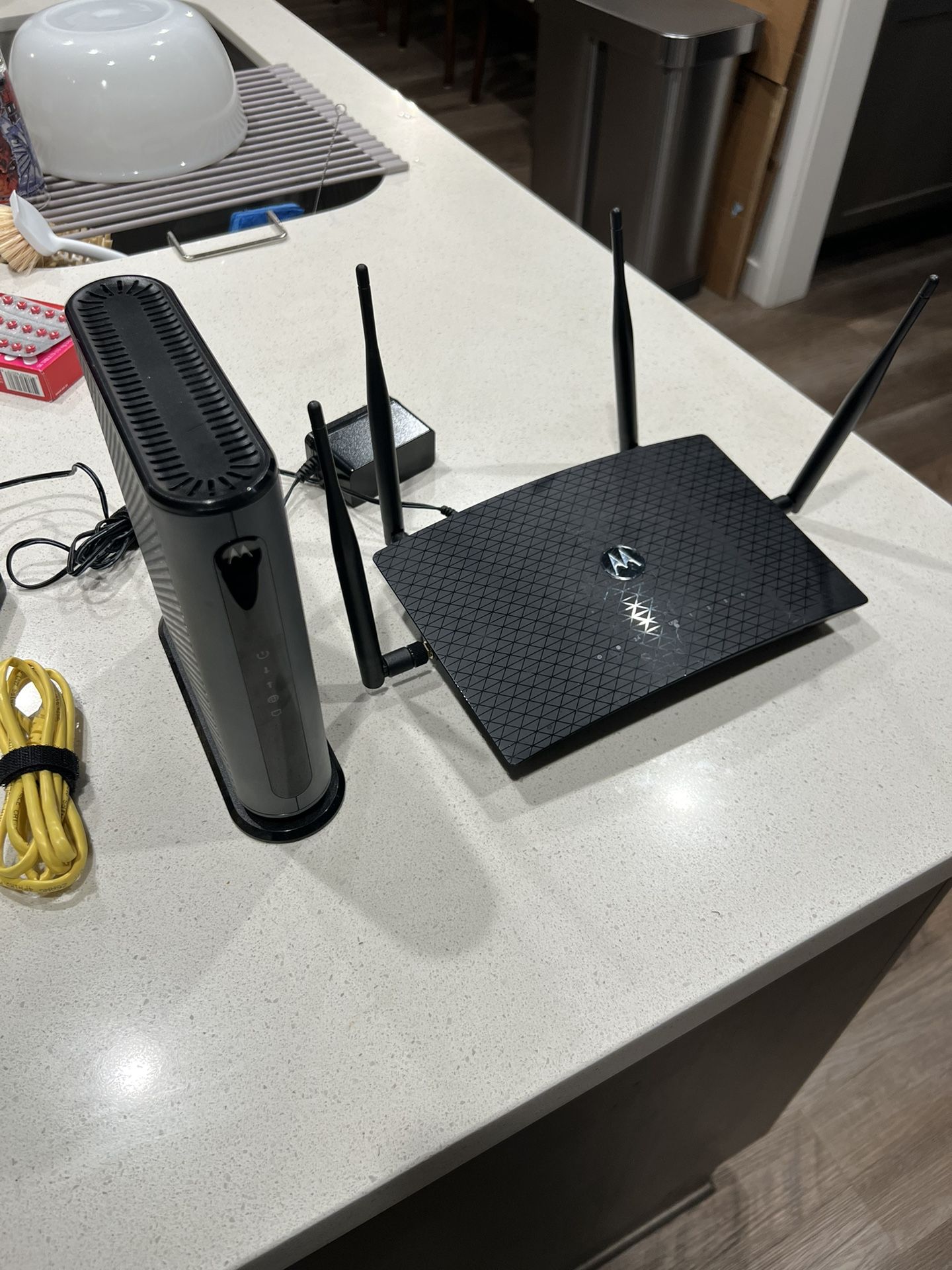 Motorola Modem MB8600 And Router MR2600 Gigabit Internet Cox ATT AC2600 DOCSIS 3.1