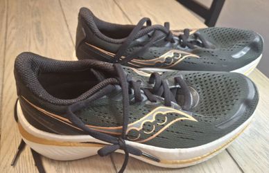 Size 7- Women's Saucony Endorphin Speed Black Gold Running Jogging Walking Gym