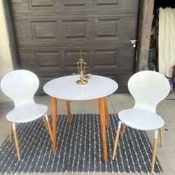 White Dining Table And 2 Chairs  Open Box 