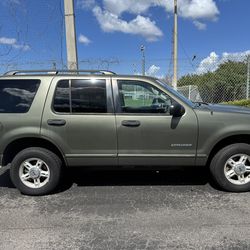 2004 Ford Explorer