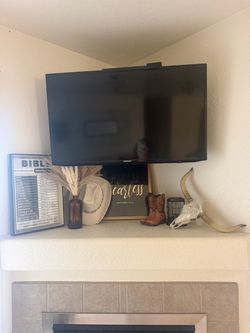 40” Samsung Smart TV with Roku