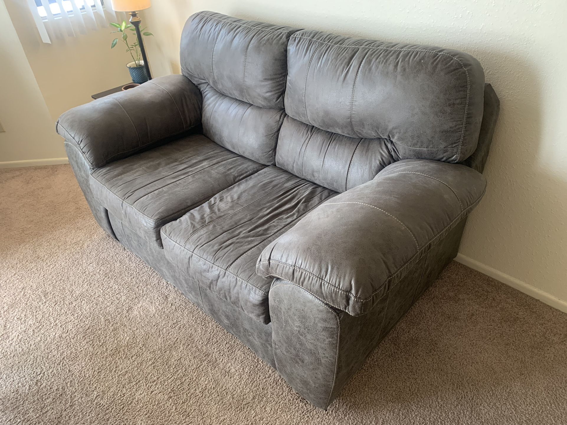 Loveseat & Recliner 