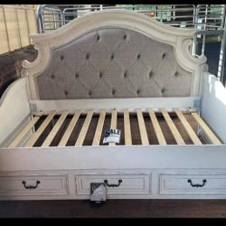 By Ashley/ Brand New// Realyn Chipped White Twin Daybed With 1 Large Storage Drawer, 