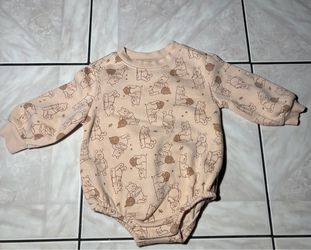 6/12 baby months (old navy/Disney)