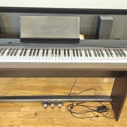 Casio Previa PX-130 with stand, 3 pedals and bench in excellent condition