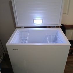 Hotpoint 7.1 Cu. Ft Deep Freezer