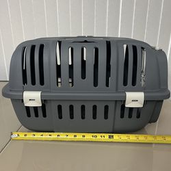 Ferplast Jet Pet Carrier: Value Dog Carrier Suitable for Toy Dog Breeds & Small Cats, Assembled Dimensions are 18.51L x 12.6W x 11.42H inches, Gray  F
