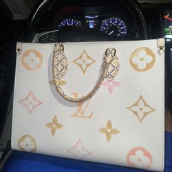 Louis Vuitton On the go MM Beige 
