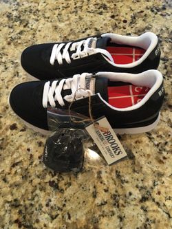 Size 7 brooks women's shoes