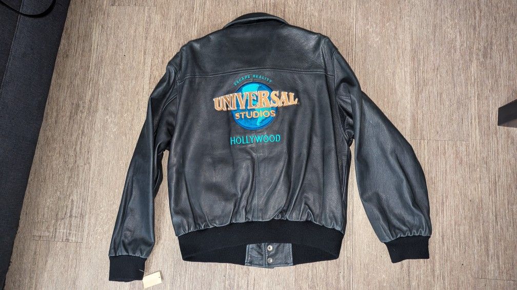 Universal Studios Hollywood "Escape Reality" Bomber Jacket Size Medium