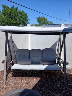 THREE SEATED SWING With CANOPY!! GREAT CONDITION!!