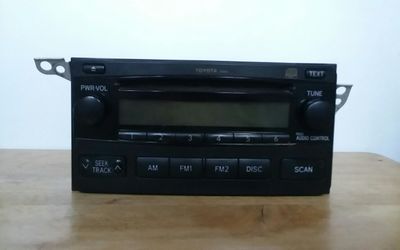 Toyota CD & AM/FM Receiver