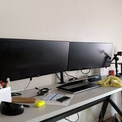 2 Gaming Monitors 24’