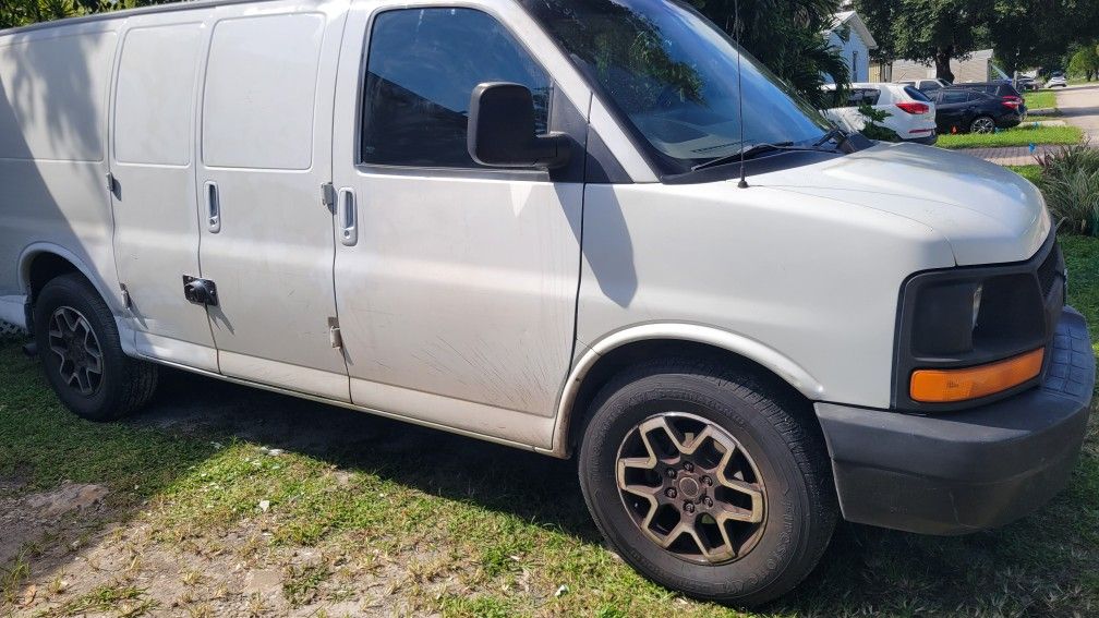 2004 Chevrolet Express
